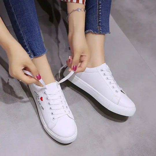 Zapatillas De correr transpirables blancas a la moda para Mujer, nuevas zapatillas informales con cordones y flores bordadas para primavera y otoño MedSurgery Store For Digital Health