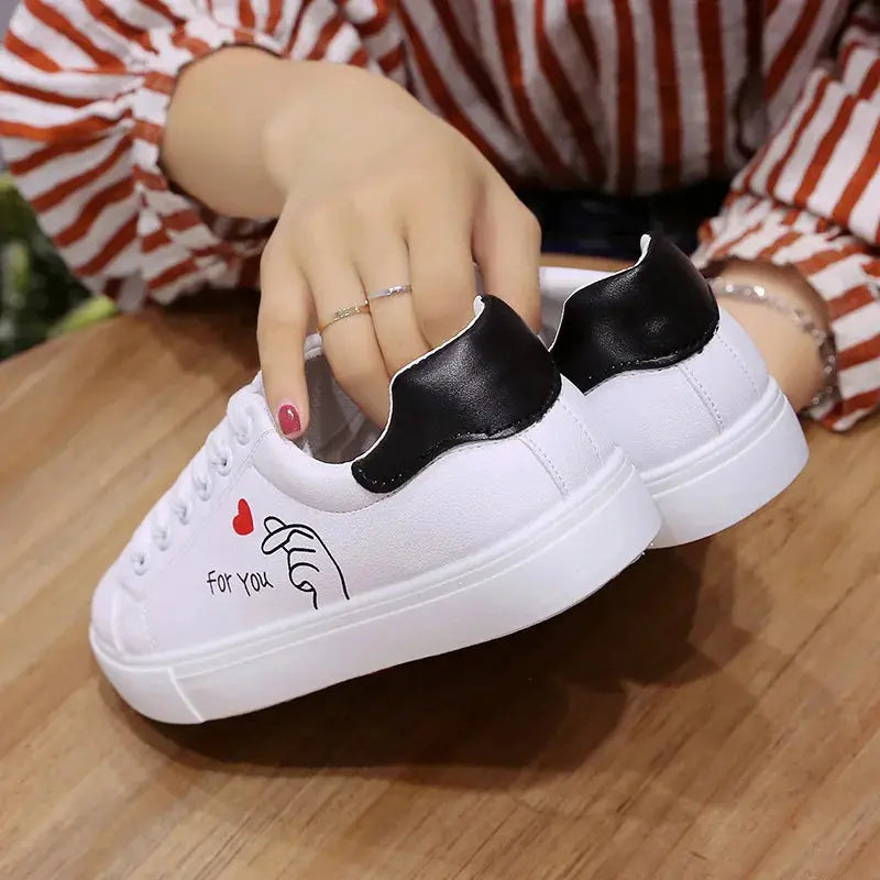 Zapatillas De correr transpirables blancas a la moda para Mujer, nuevas zapatillas informales con cordones y flores bordadas para primavera y otoño MedSurgery Store For Digital Health
