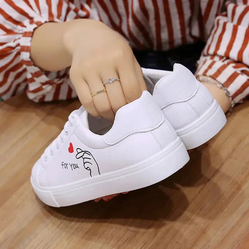 Zapatillas De correr transpirables blancas a la moda para Mujer, nuevas zapatillas informales con cordones y flores bordadas para primavera y otoño MedSurgery Store For Digital Health