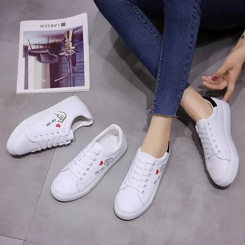 Zapatillas De correr transpirables blancas a la moda para Mujer, nuevas zapatillas informales con cordones y flores bordadas para primavera y otoño MedSurgery Store For Digital Health