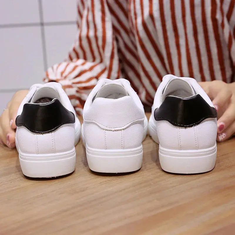 Zapatillas De correr transpirables blancas a la moda para Mujer, nuevas zapatillas informales con cordones y flores bordadas para primavera y otoño MedSurgery Store For Digital Health