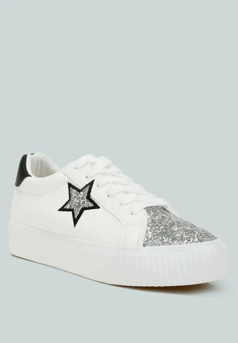 Merida Chunky Glitter – Sneakers Urbanos con Estrella Metálica y Plataforma.