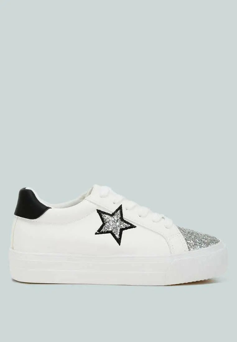 Merida Chunky Glitter – Sneakers Urbanos con Estrella Metálica y Plataforma.